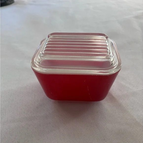 VINTAGE PYREX Red Glass Storage Container with Lid - Picture 1 of 6